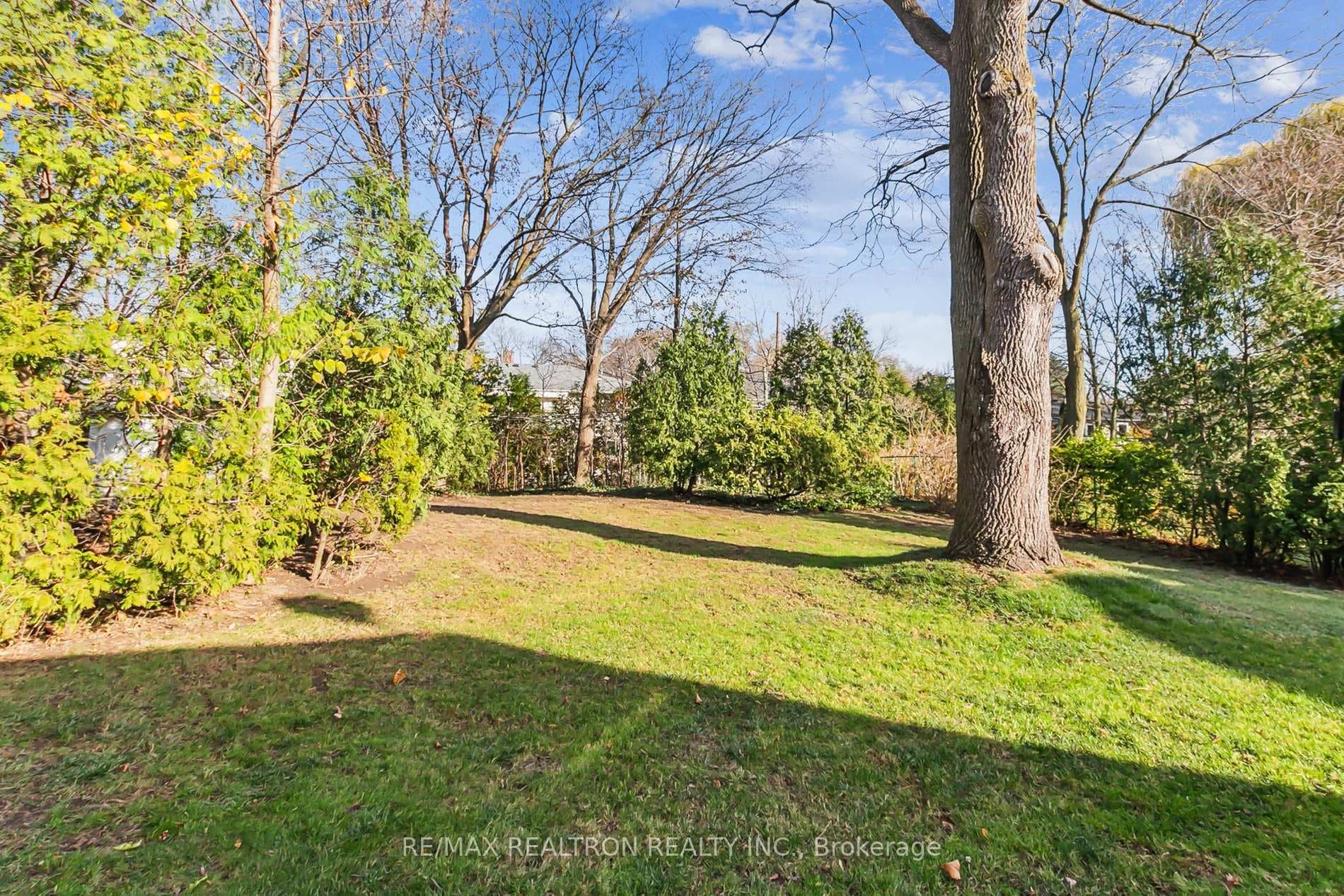 233 Lord Seaton Road photo 6