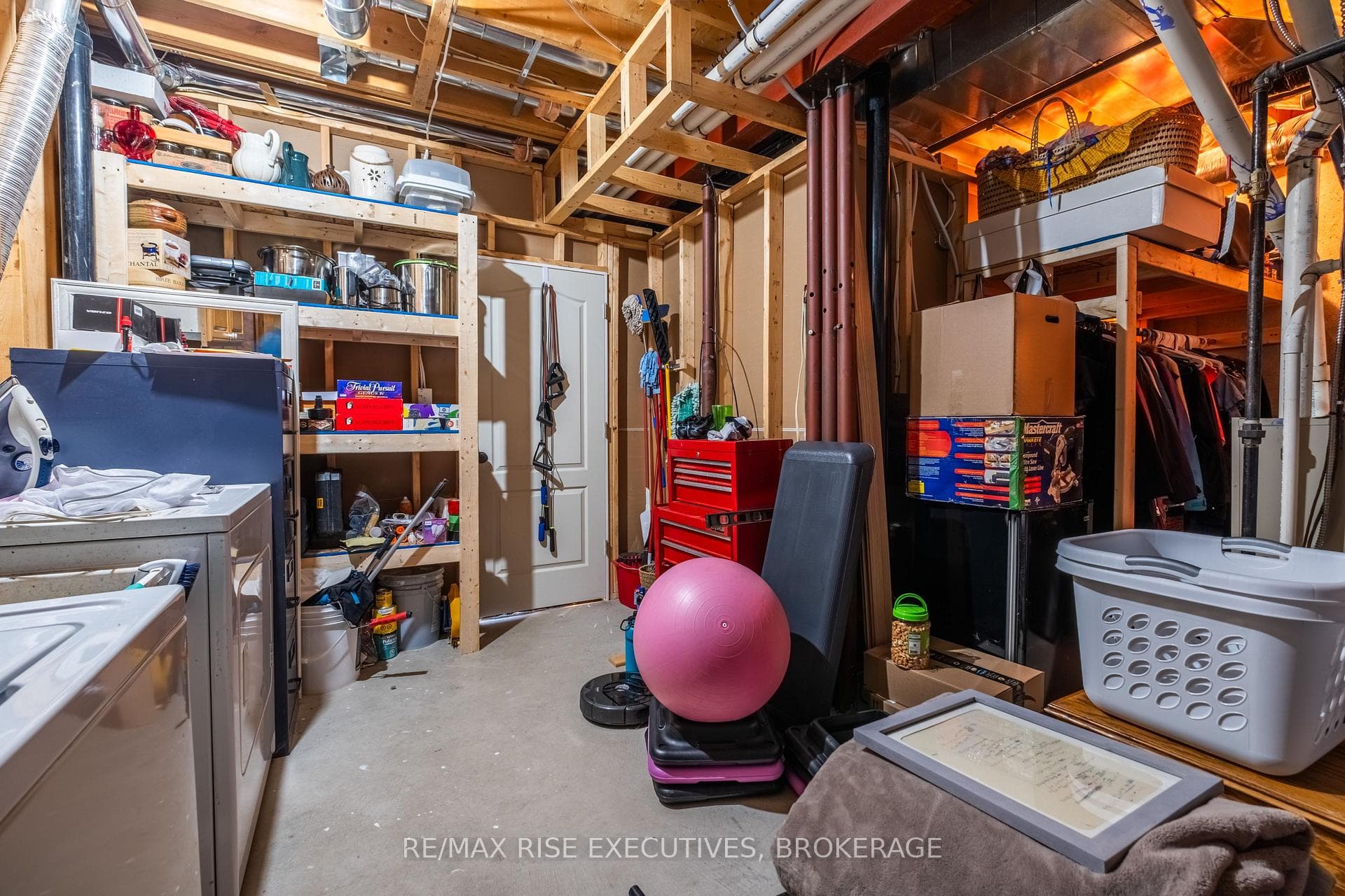 958 Swanfield Street photo 30