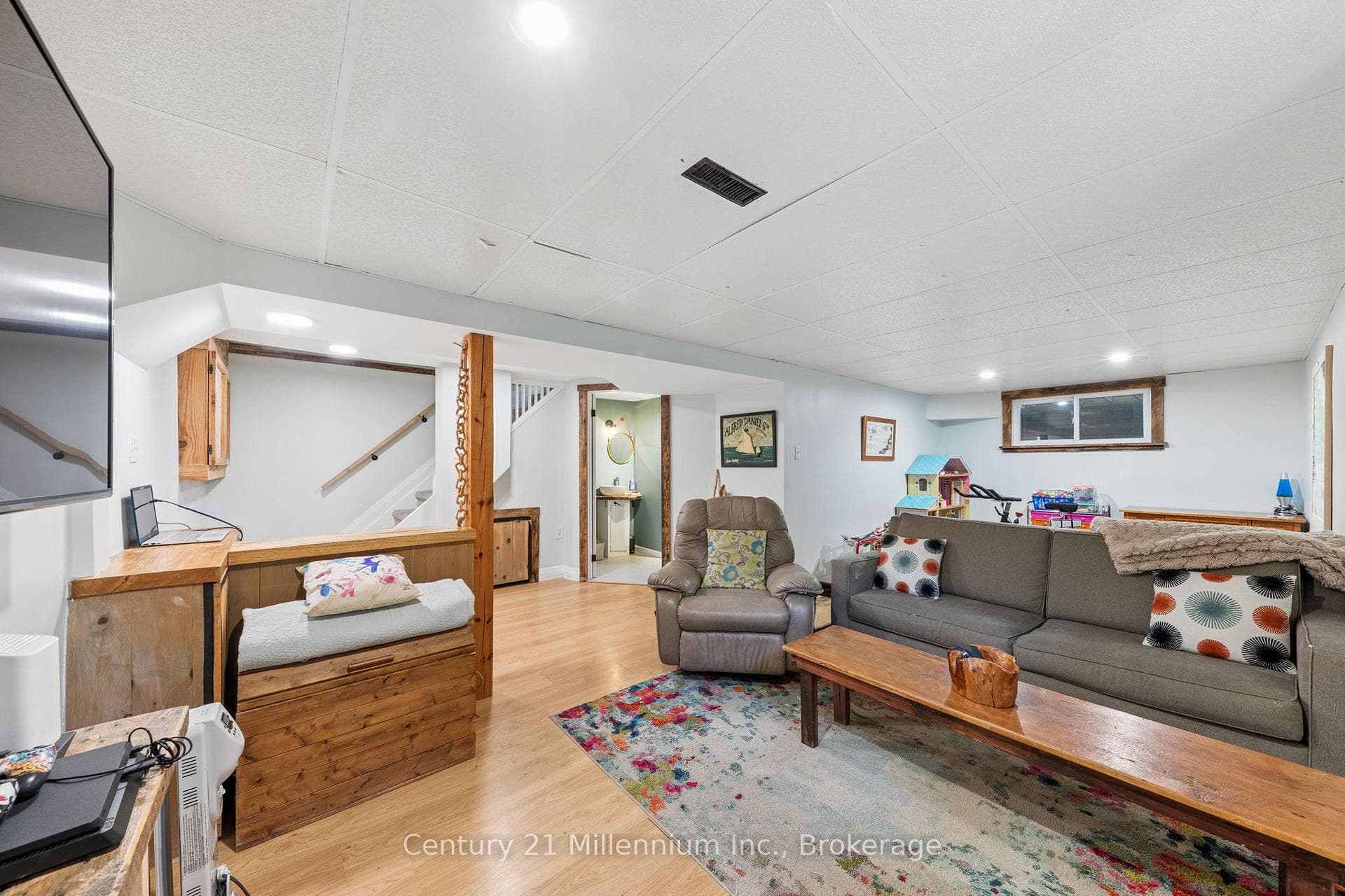 253 Valleyfield Crescent photo 21