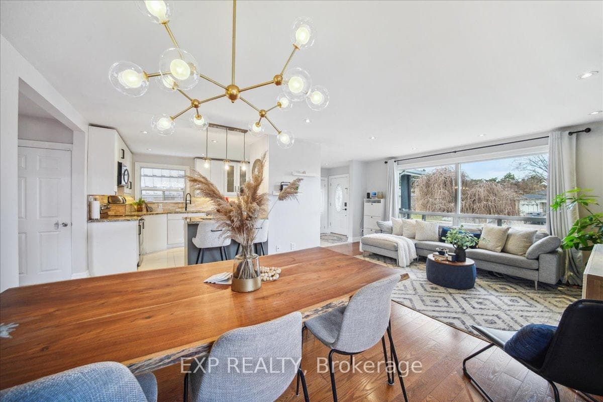 137 Kingsview Boulevard photo 17