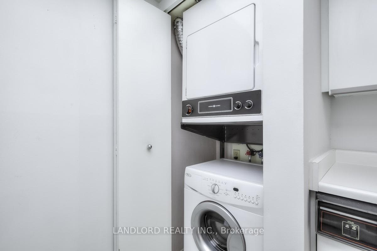 1001 Bay Street Unit 1006 photo 10