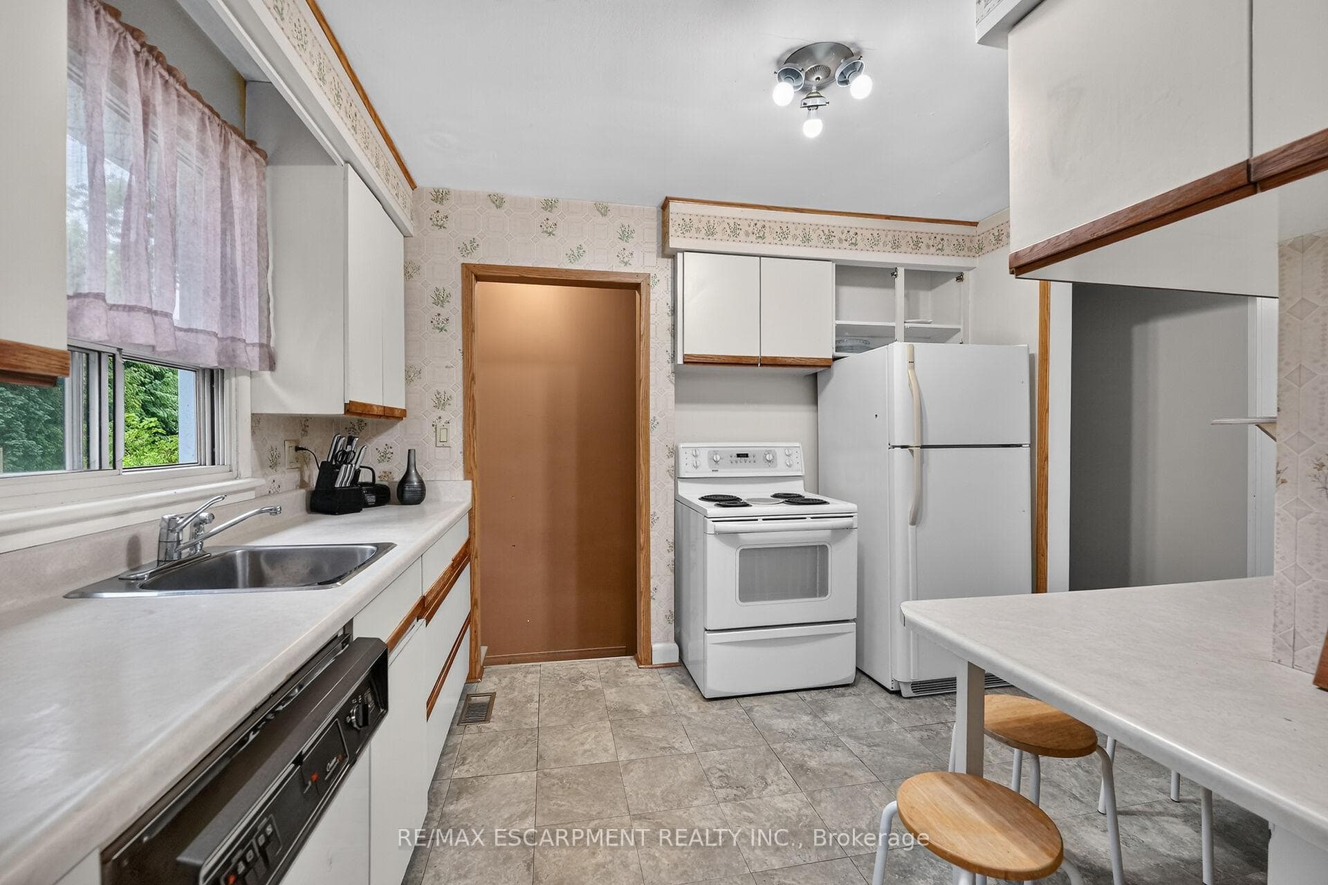 219 Fiddler's Green Road photo 13