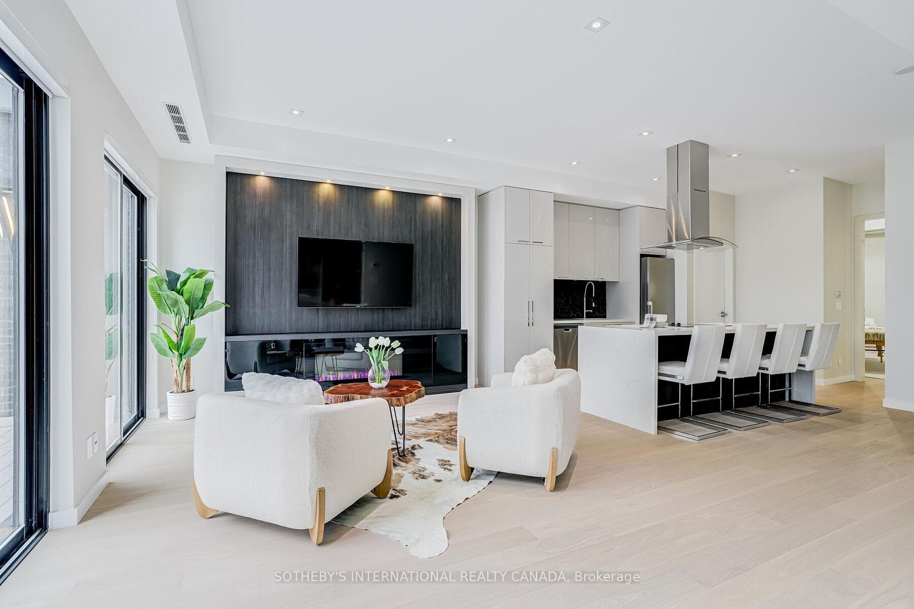 4599 Langstaff Road photo 30