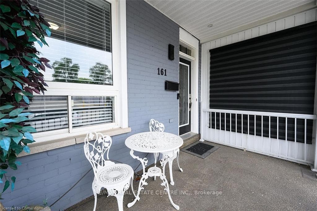 161 Oak Avenue photo 5