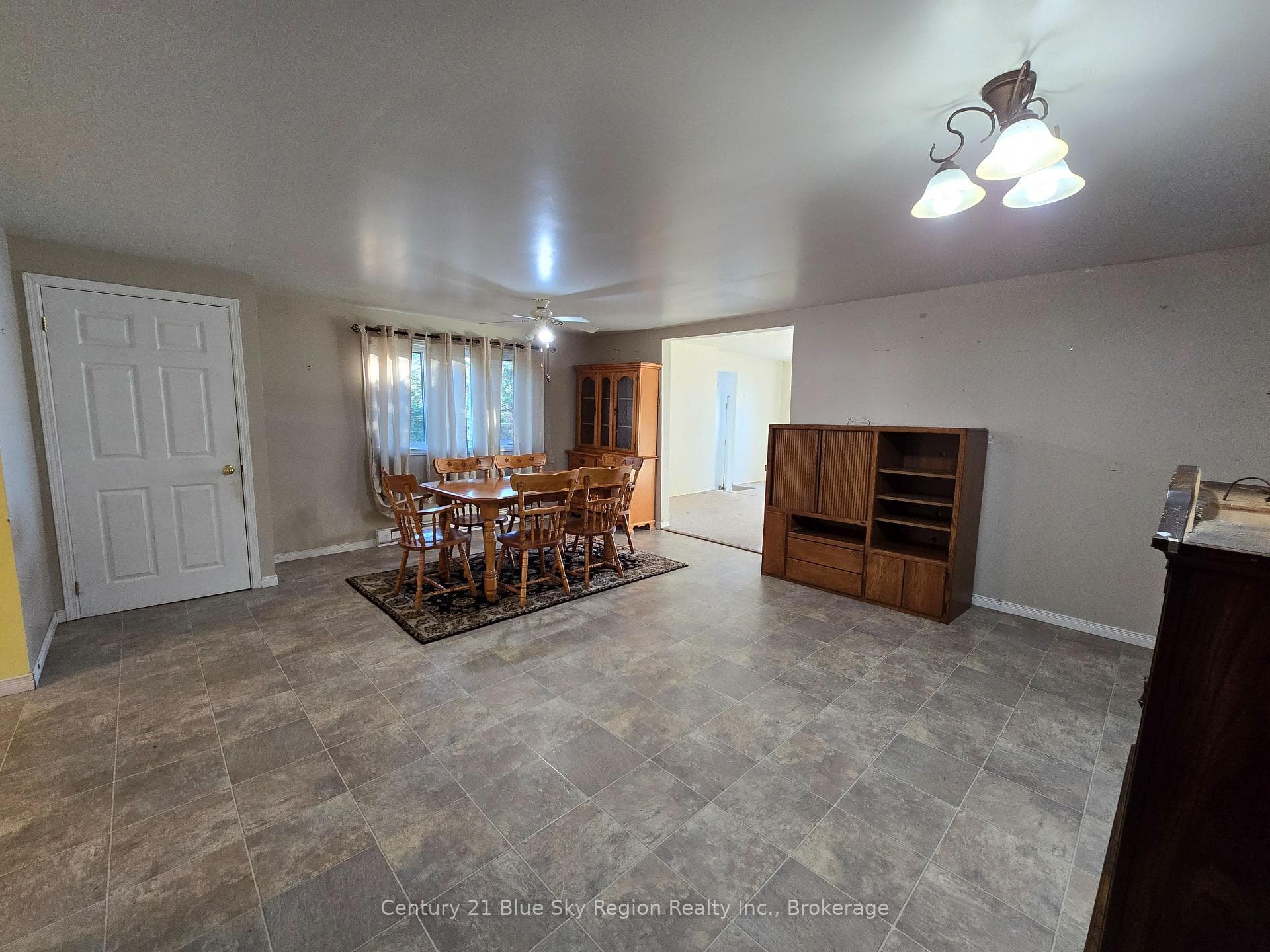 286 PIERRE Road photo 8