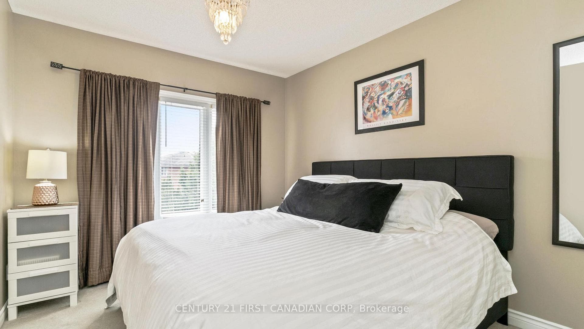135 Ambleside Drive photo 28