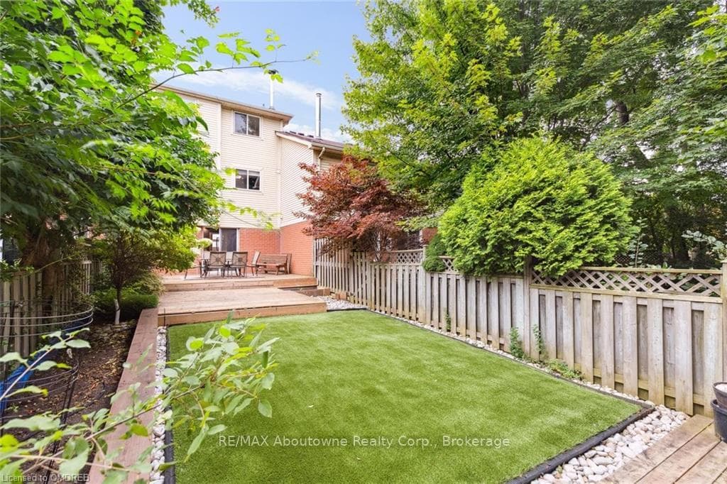 1062 LINDSAY Drive photo 43