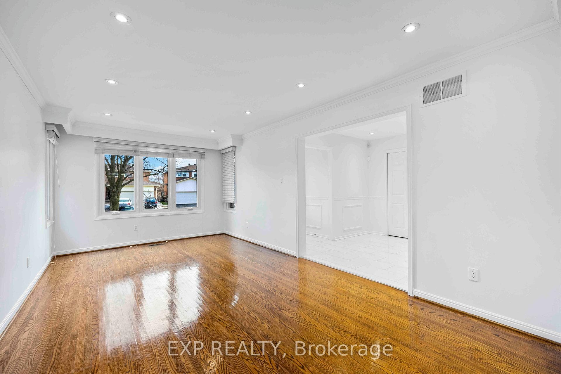 70 Gretman Crescent photo 8
