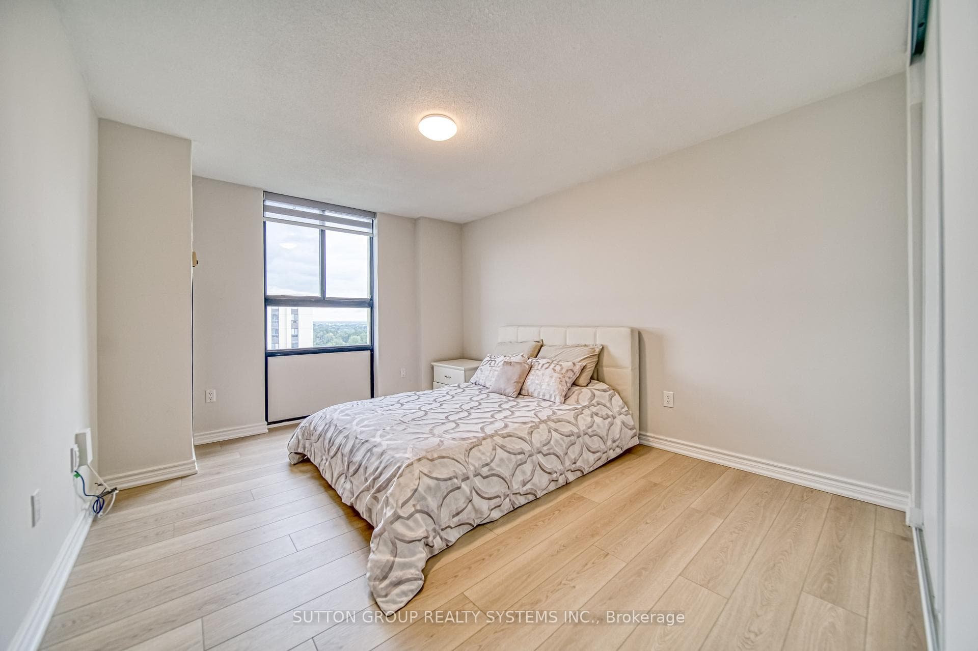 260 Seneca Hill Drive Unit 1811 photo 18