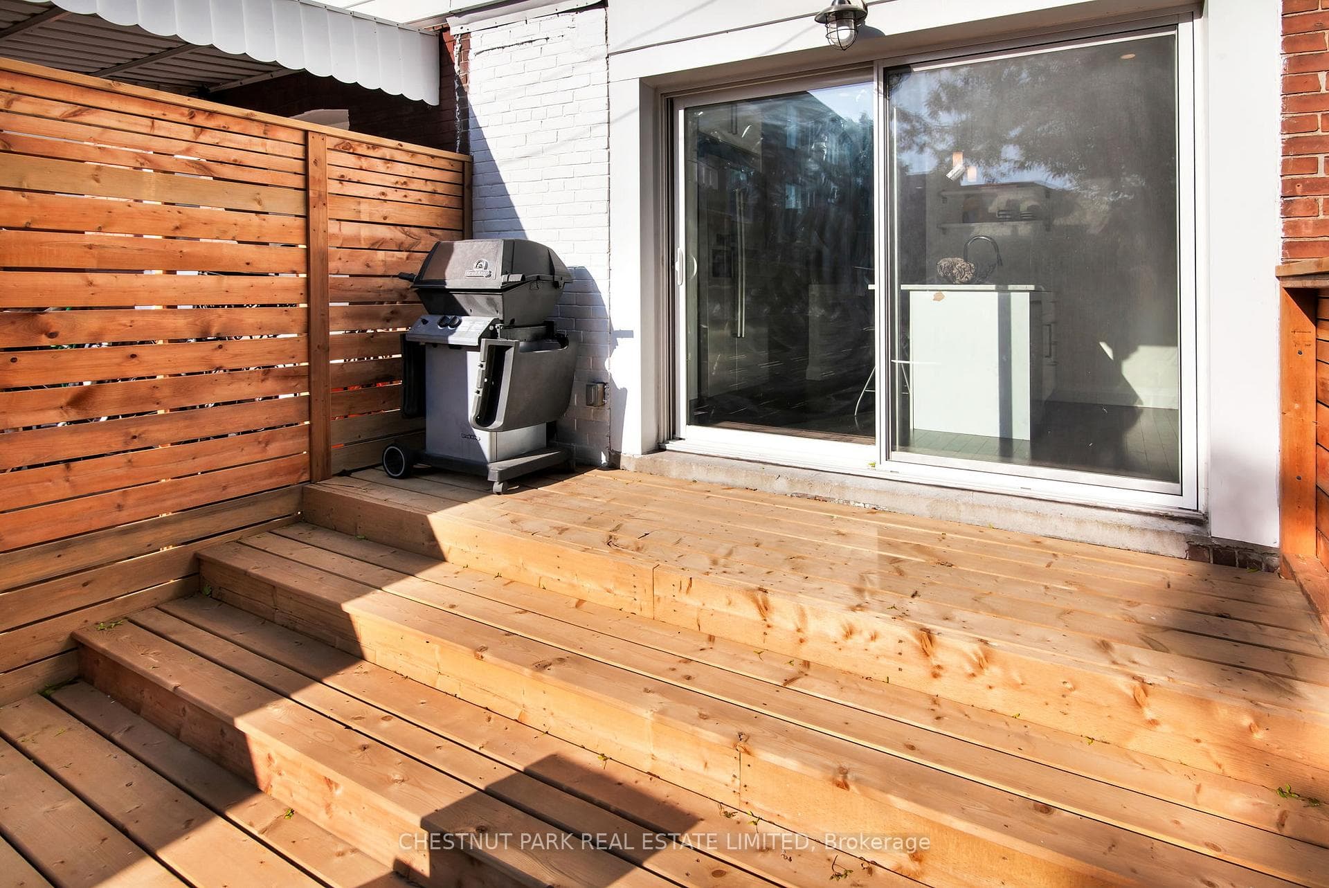 168 Langford Avenue photo 34