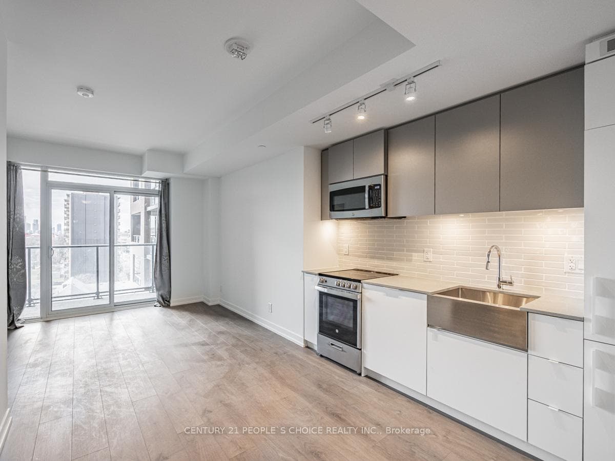 270 Dufferin Street Unit 713 photo 2