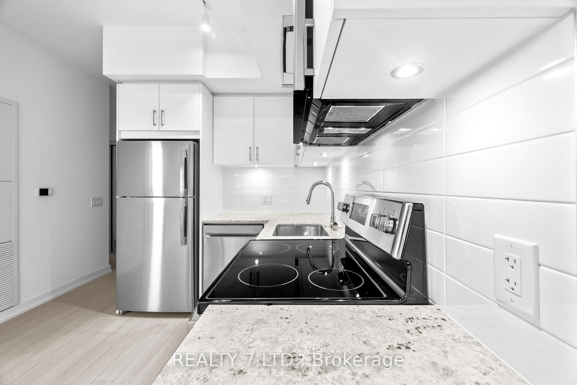 4010 Eglinton Avenue Unit 708 photo 17