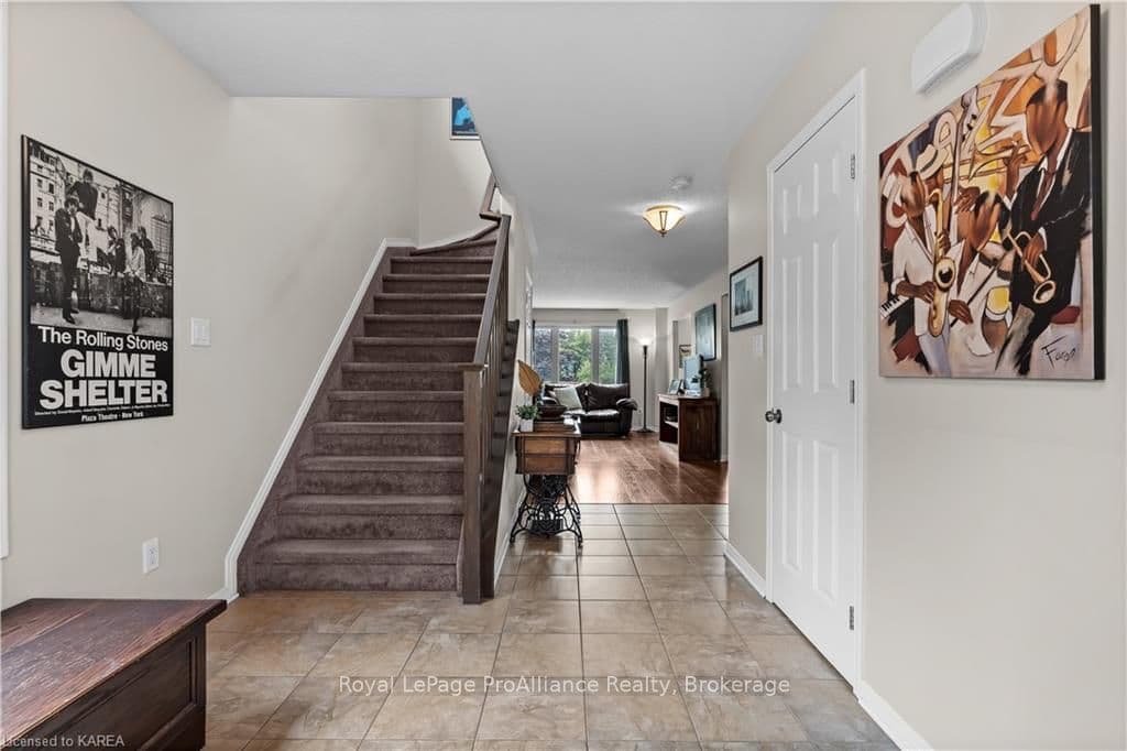 1455 ALBANY Drive photo 3