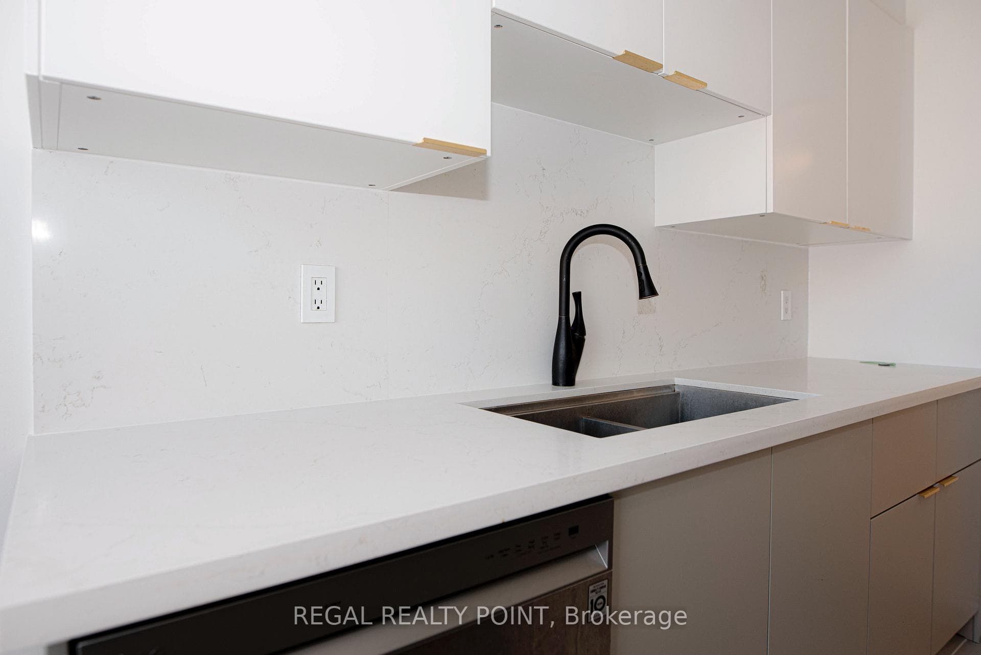 80 Harrison Garden Boulevard Unit 1016 photo 16