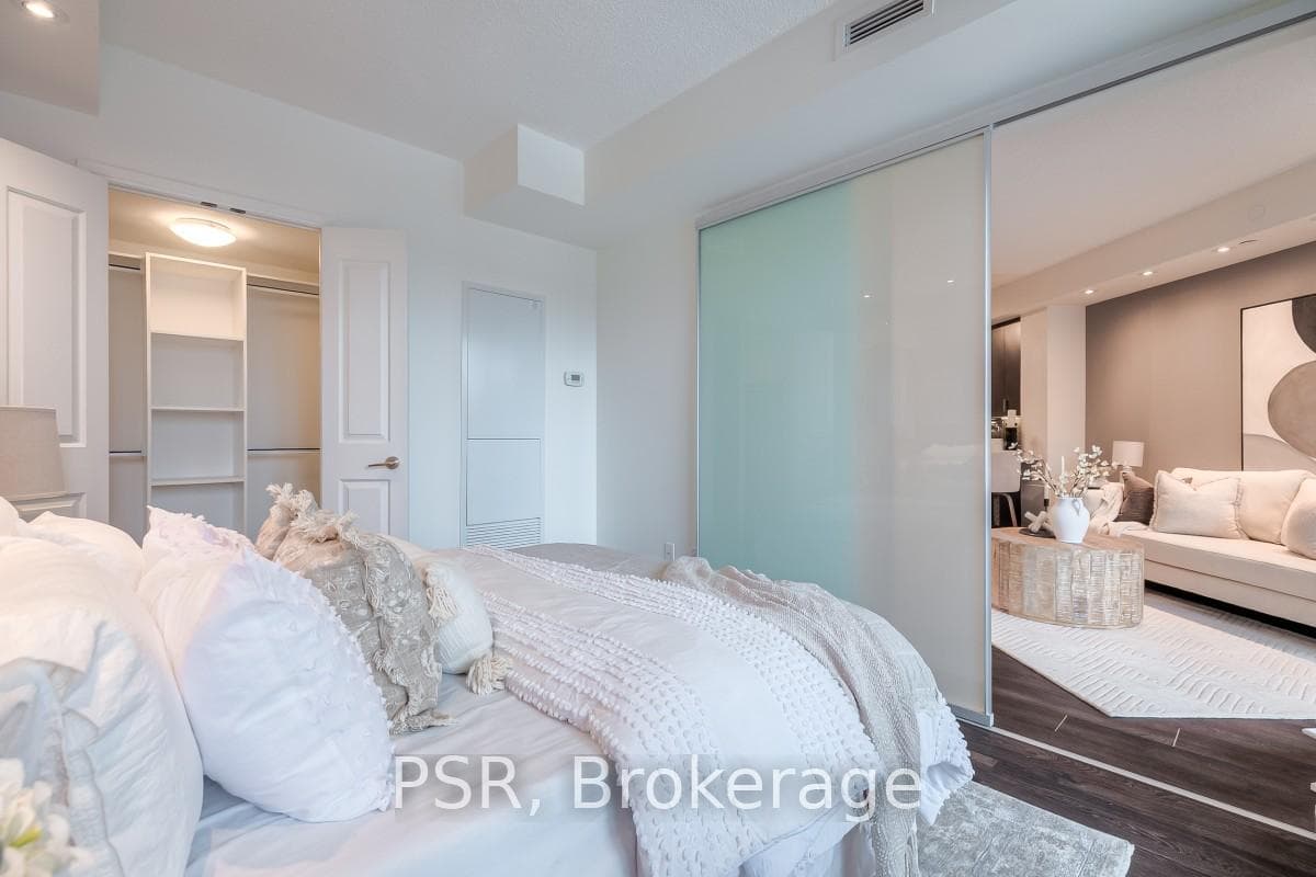 7608 Yonge Street Unit 306 photo 21