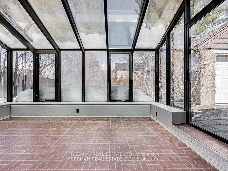 6 Westglen Crescent photo 29