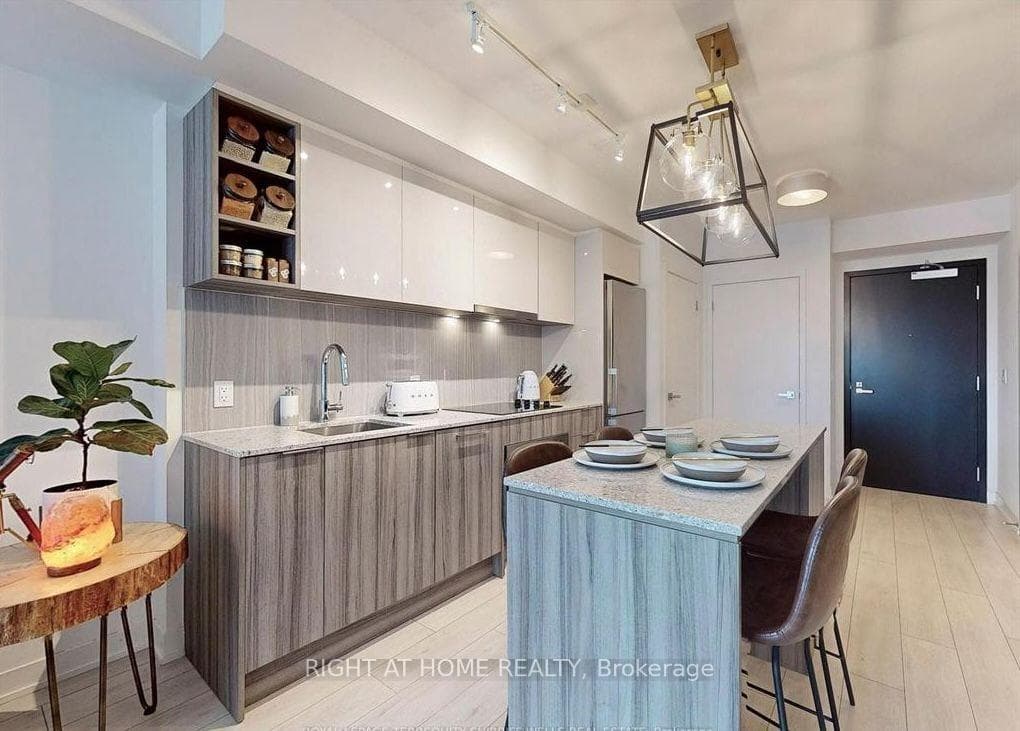 31 Tippett Road Unit #362 photo 8