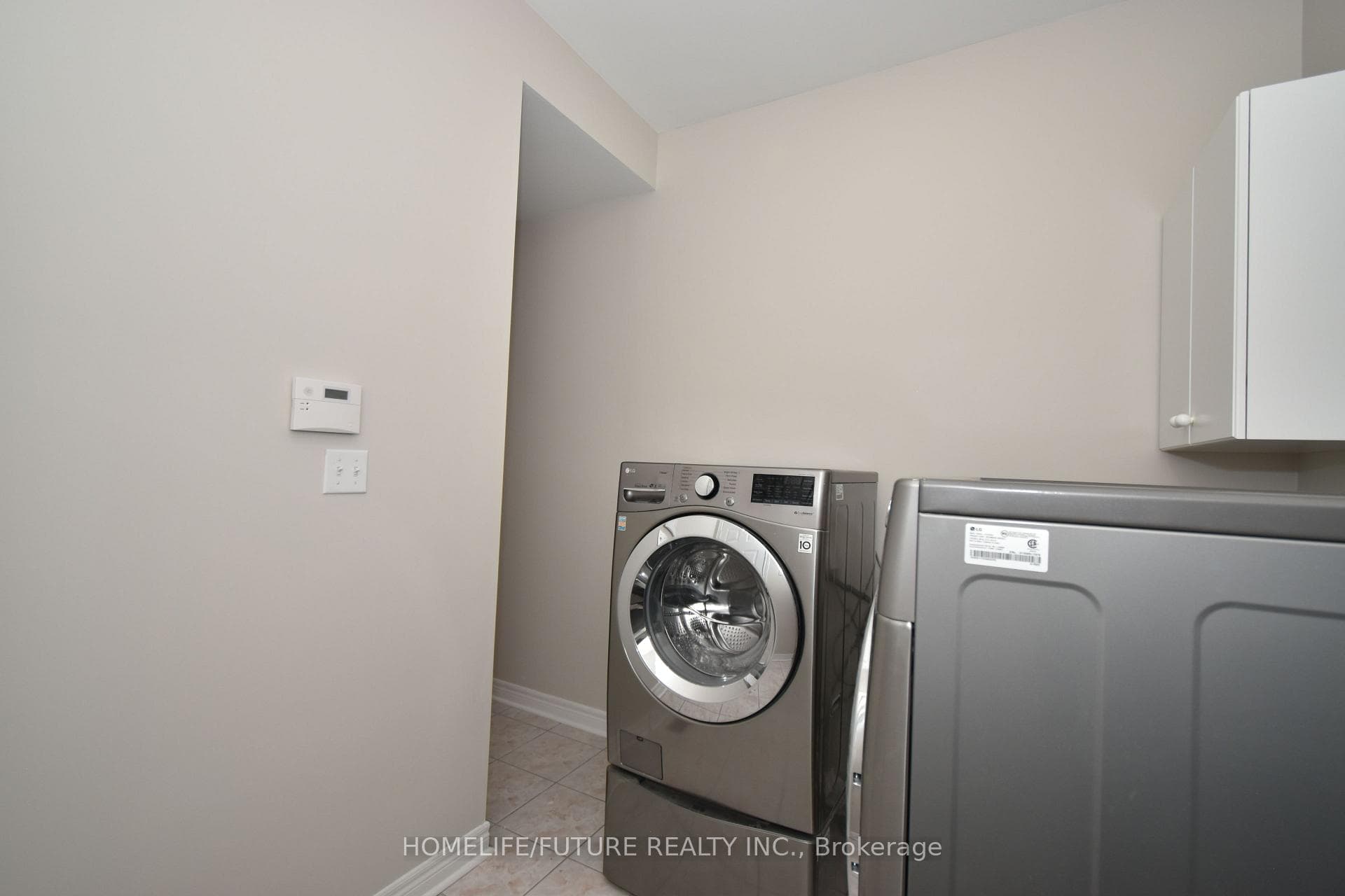 626 Highglen Avenue photo 15