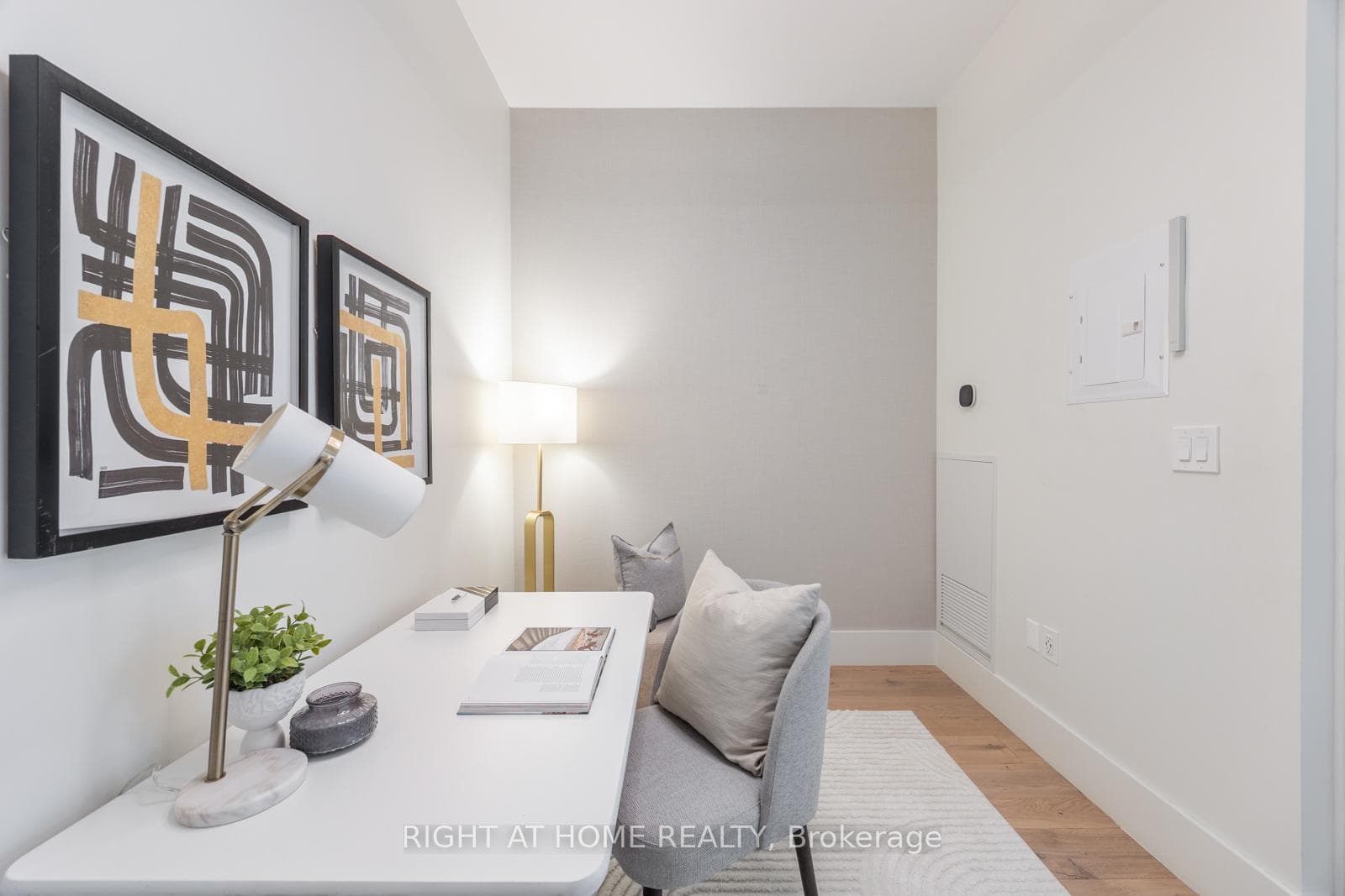 39 Queens Quay Unit 129 photo 25