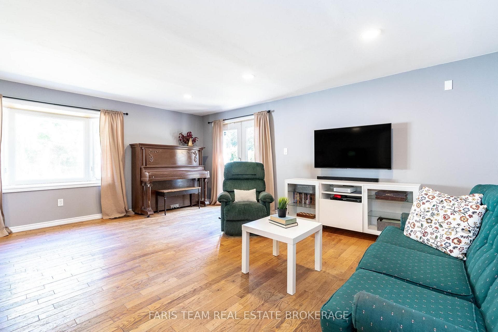 334 Harvey Street photo 12