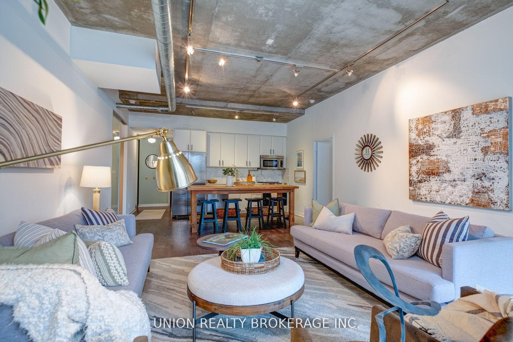 201 Carlaw Avenue Unit 105 photo 8