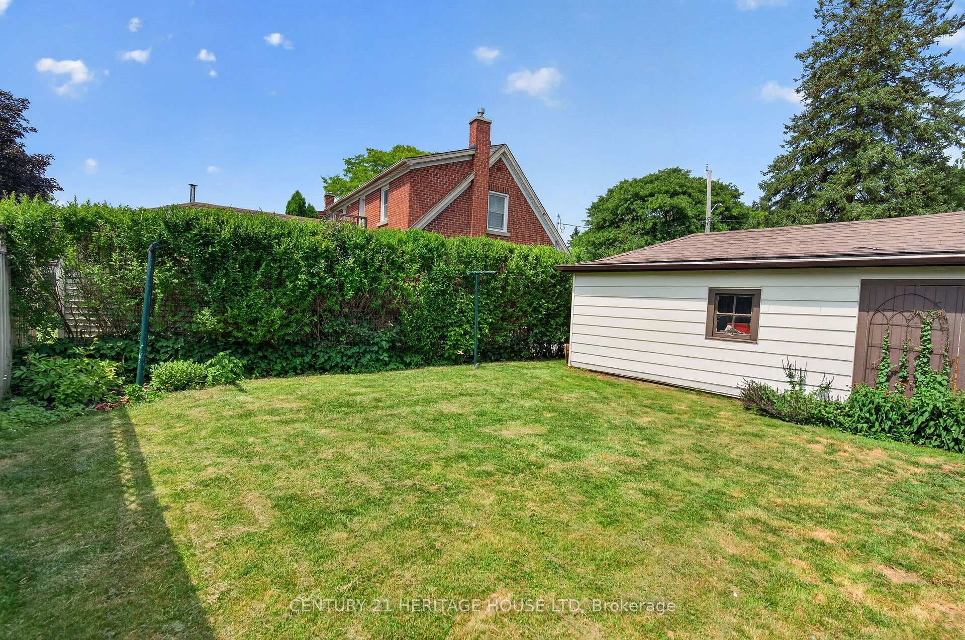 98 Roger Street photo 49