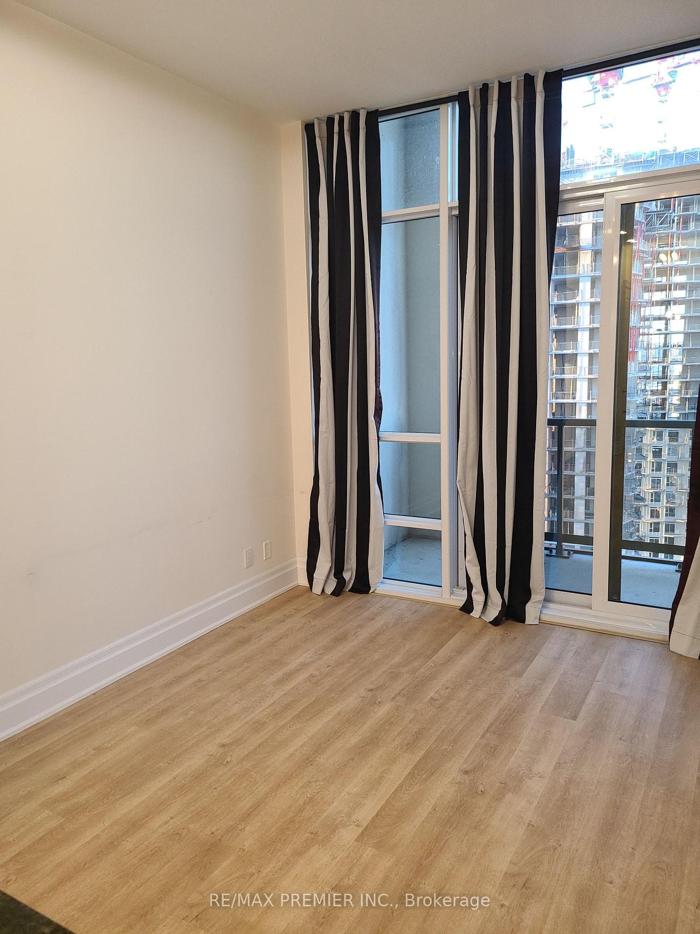 9085 Jane Street Unit PH 3 photo 11