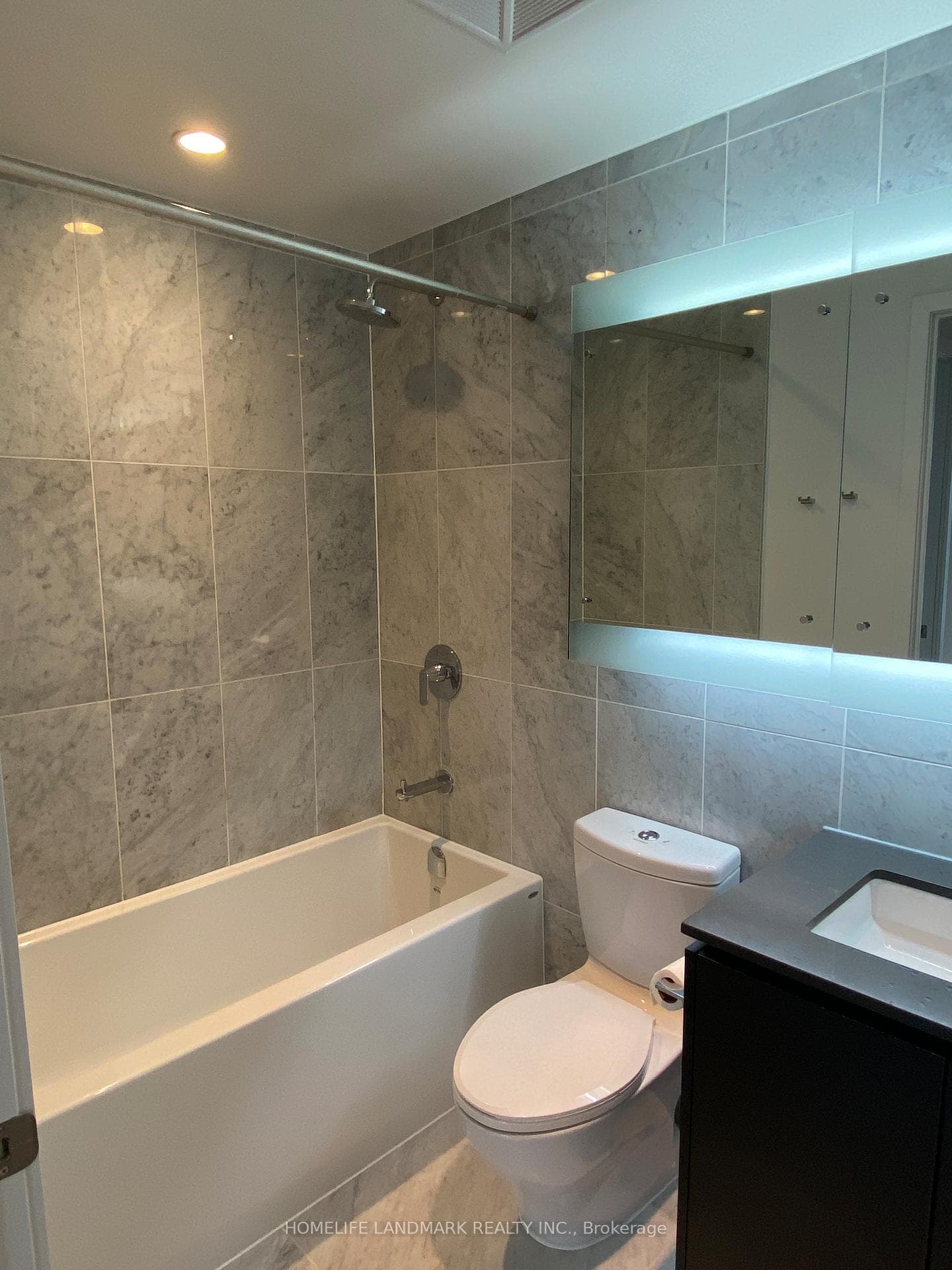 117 Mcmahon Drive Unit 3606 photo 14
