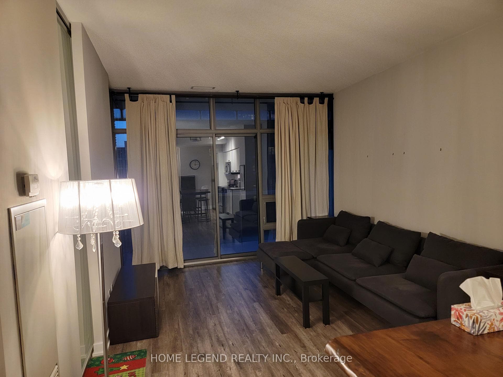 33 Charles Street Unit 606 photo 8
