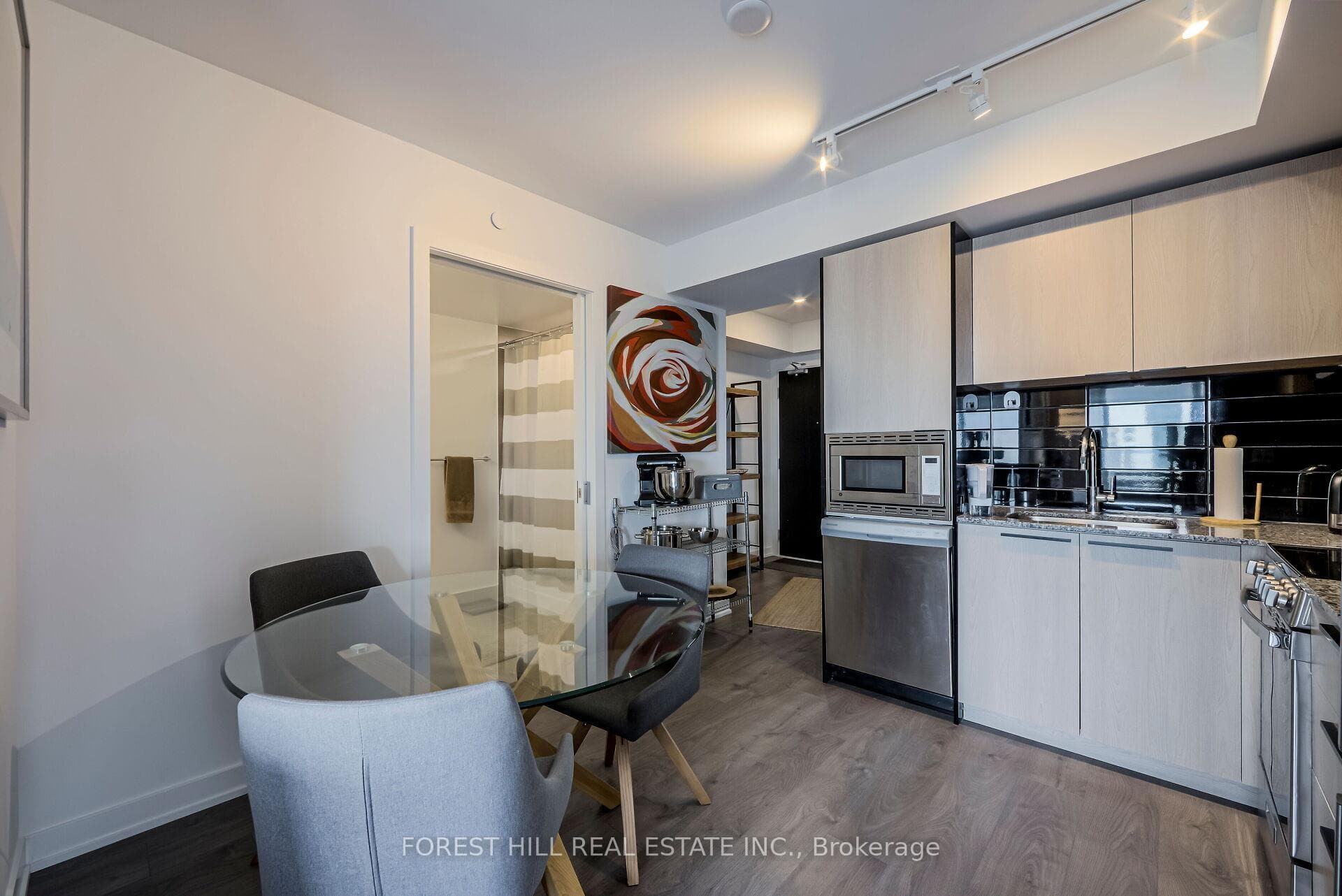 501 Yonge Street Unit 3809 photo 9