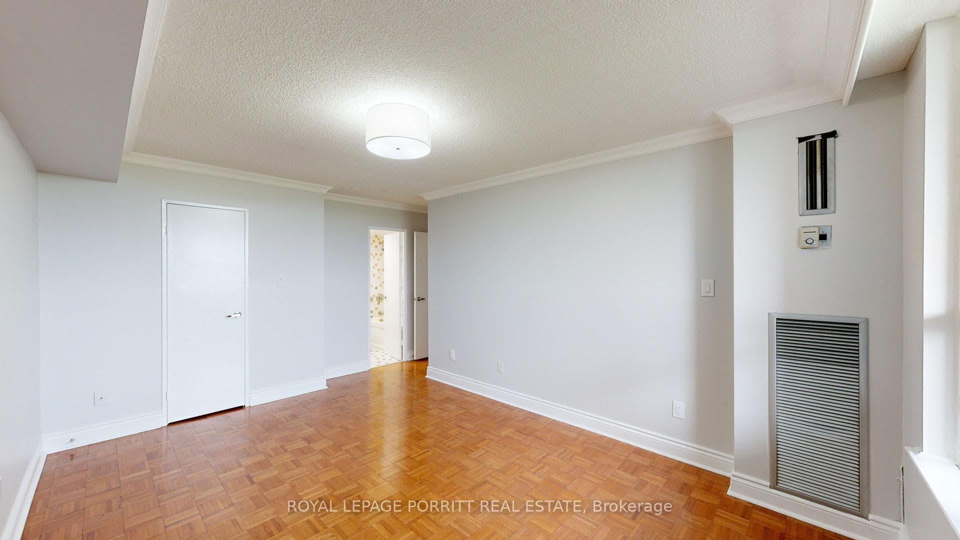 1535 Lakeshore Road Unit 1407 photo 25