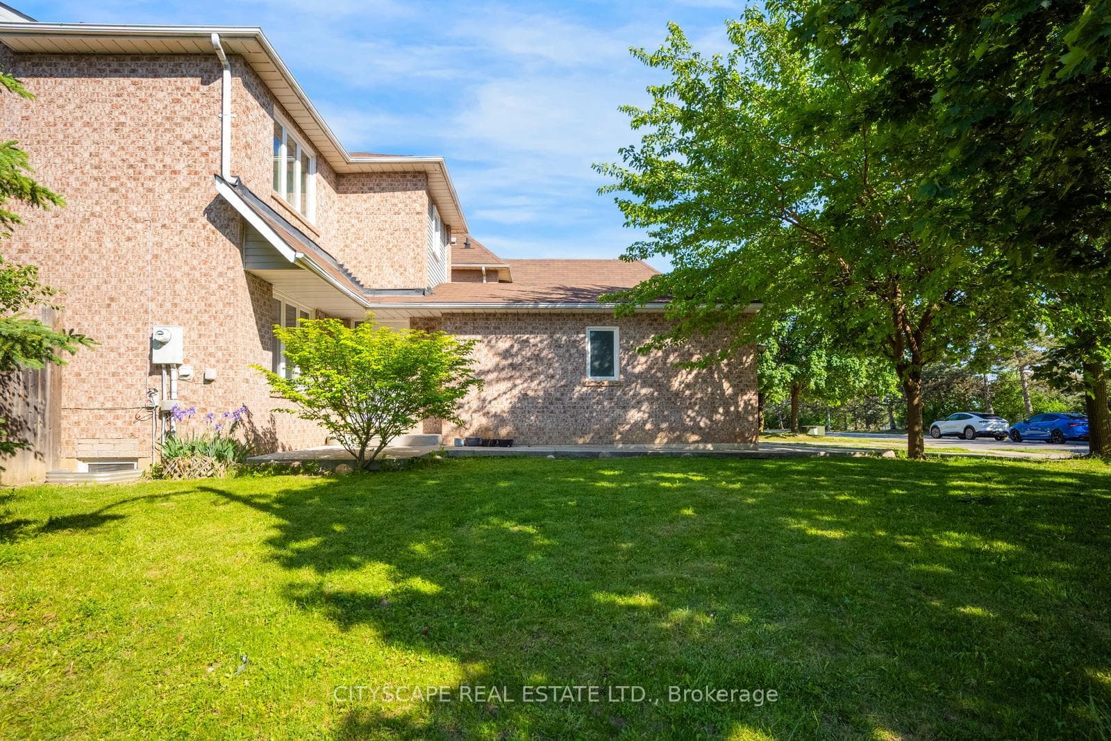 65 Mullis Crescent photo 5