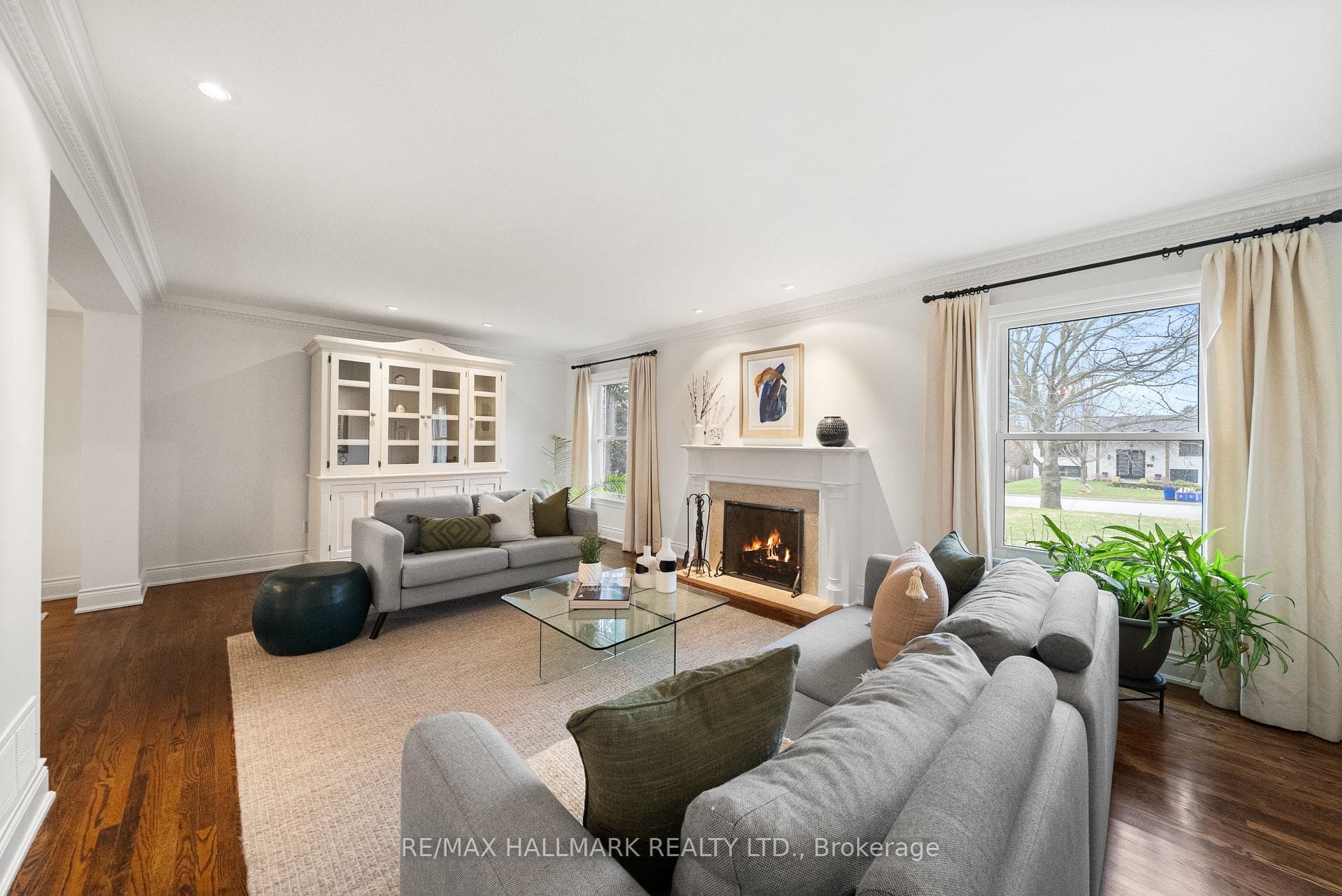 55 Riverside Boulevard photo 22