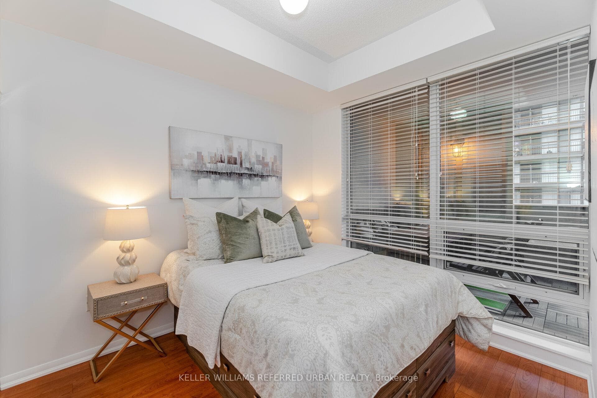830 Lawrence Avenue Unit 810 photo 13