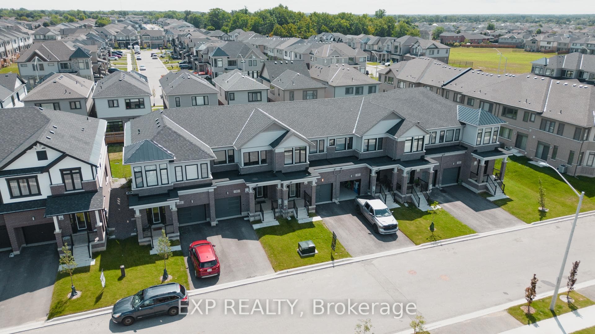 55 Freedom Crescent photo 2