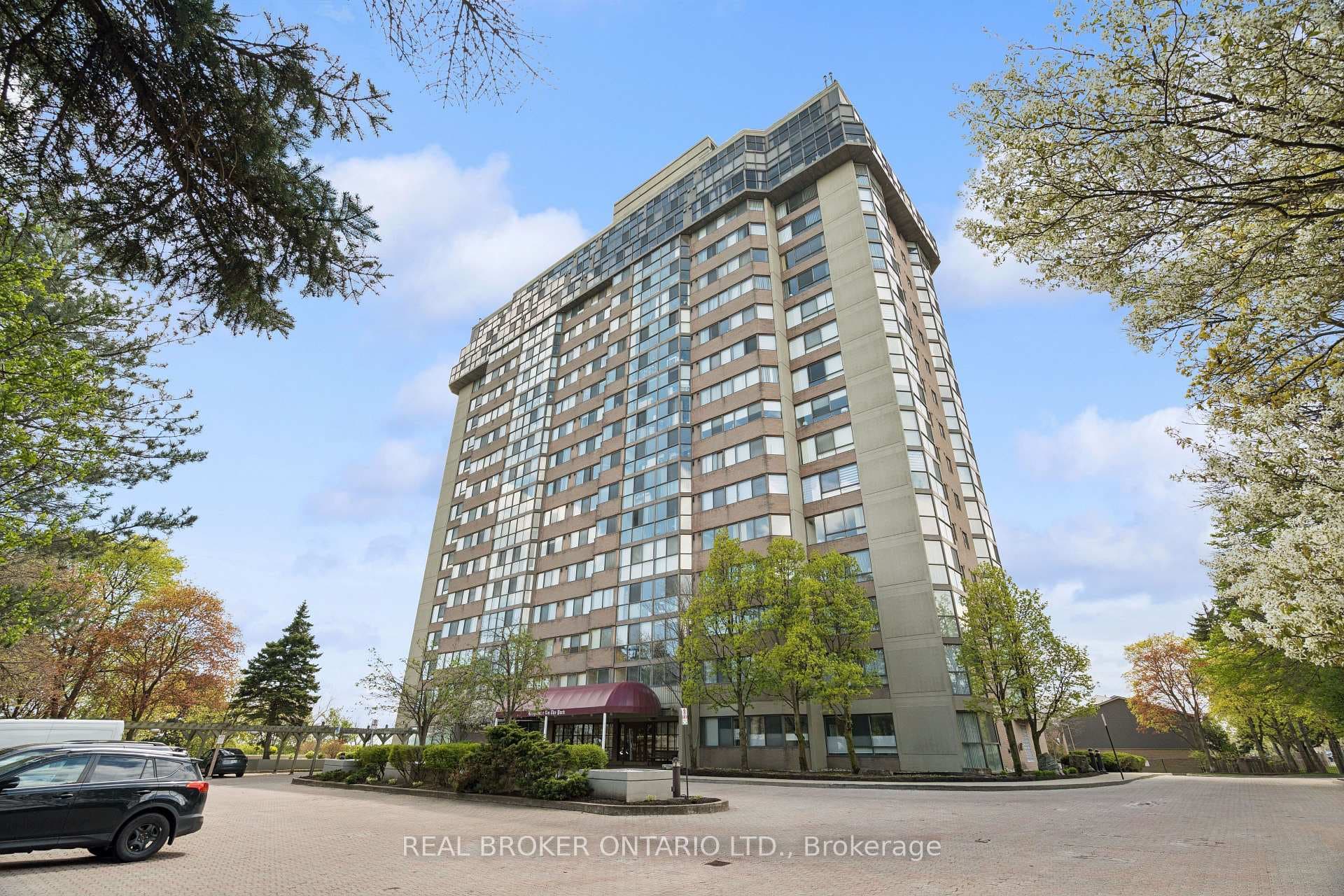 880 Dundas Street Unit 503 photo 1