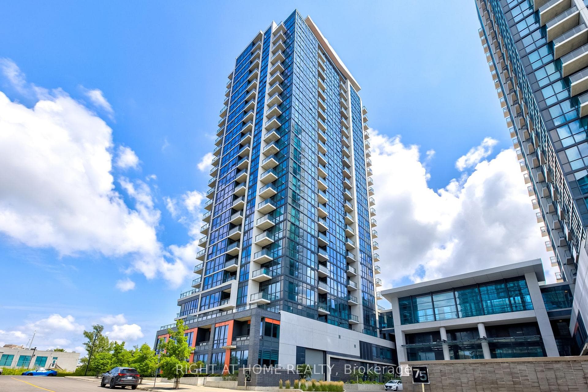 55 Eglinton Avenue Unit 101 photo 3
