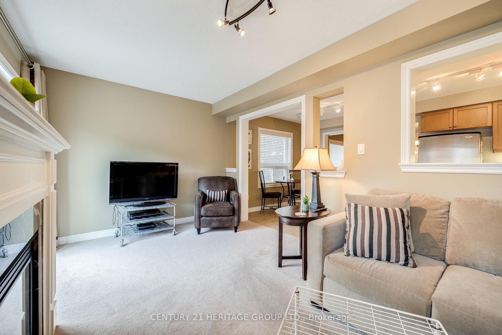59 Four Seasons Crescent photo 11