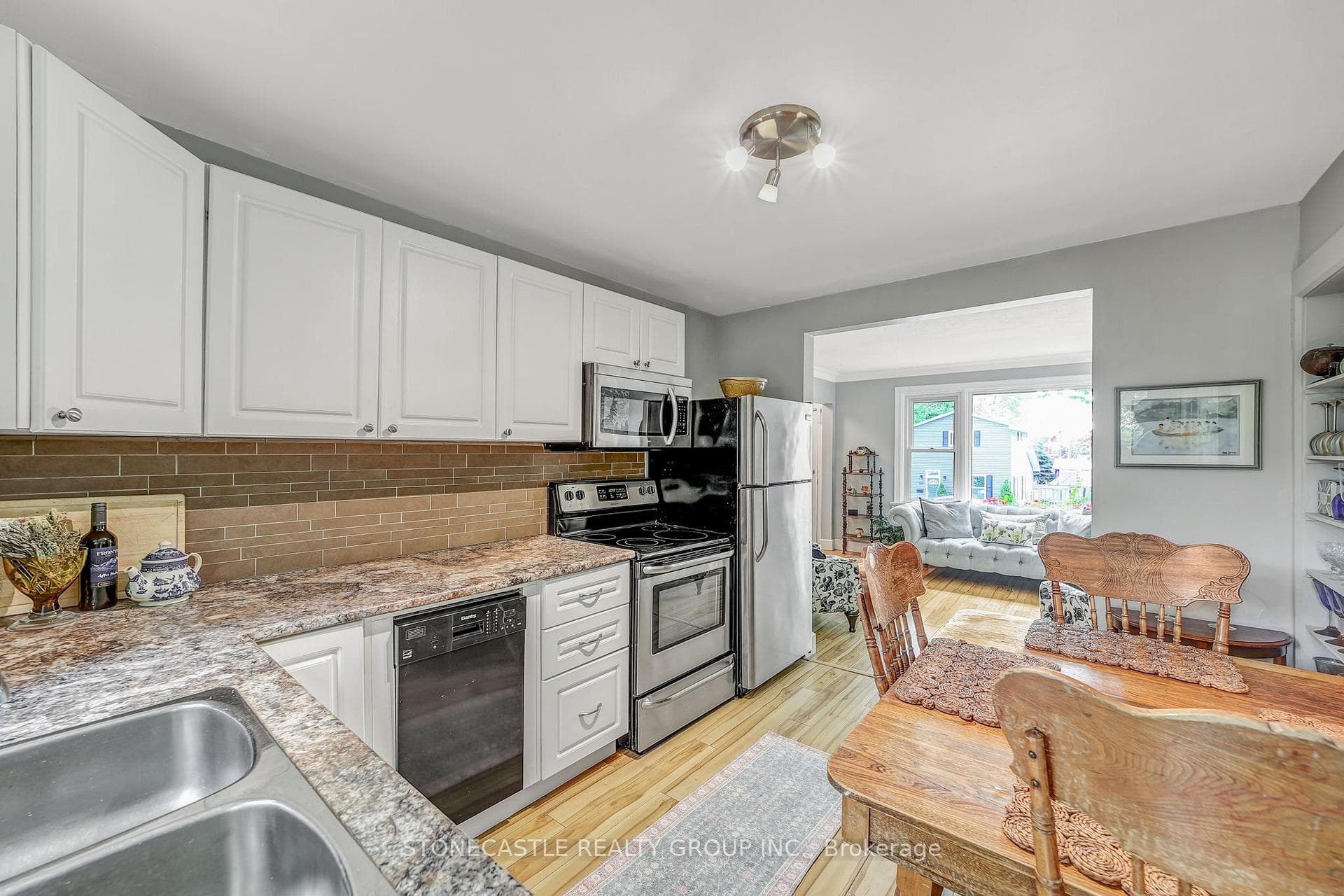 126 Brant Street photo 12