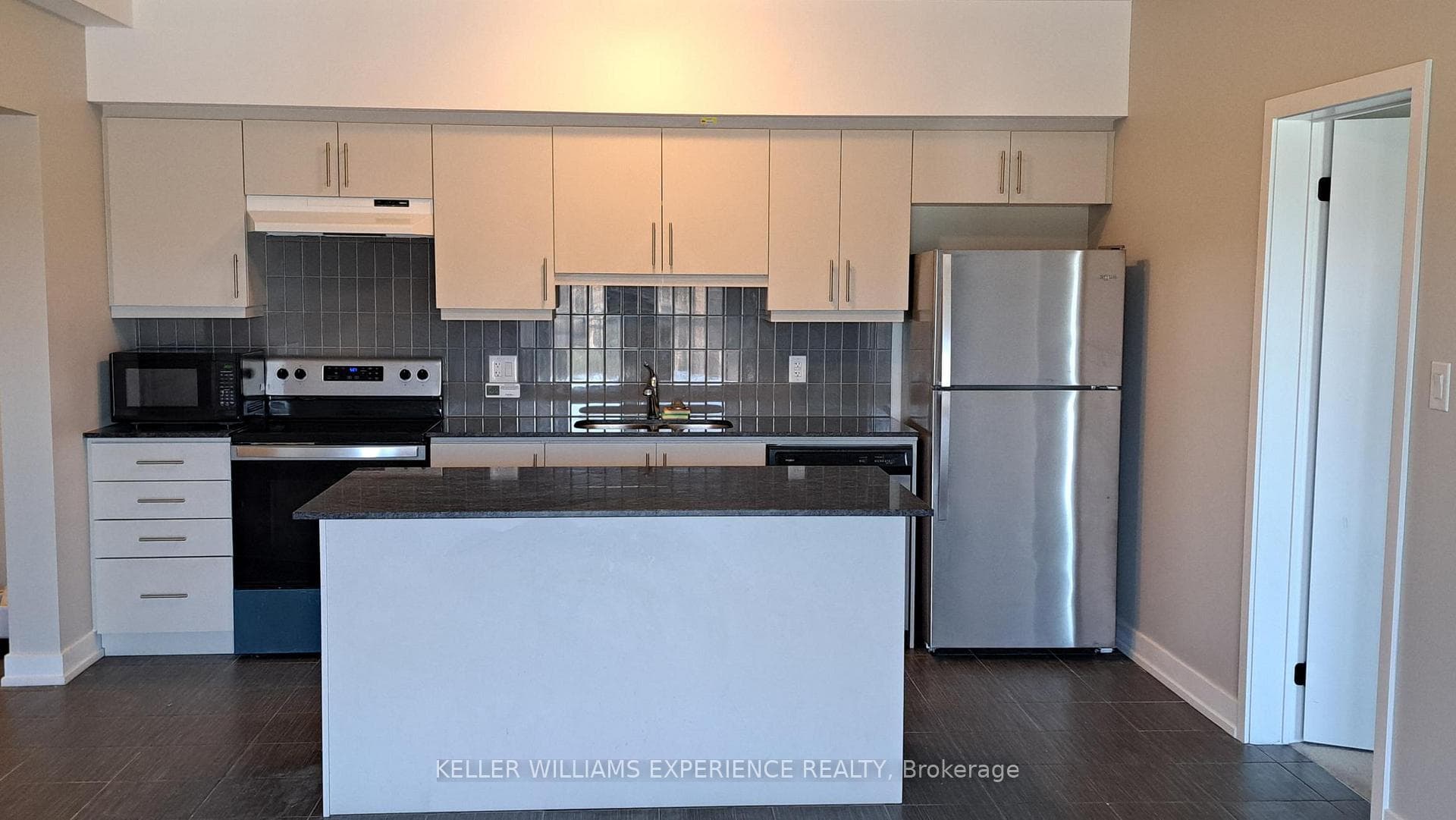 4 Spice Way Unit 216 photo 12