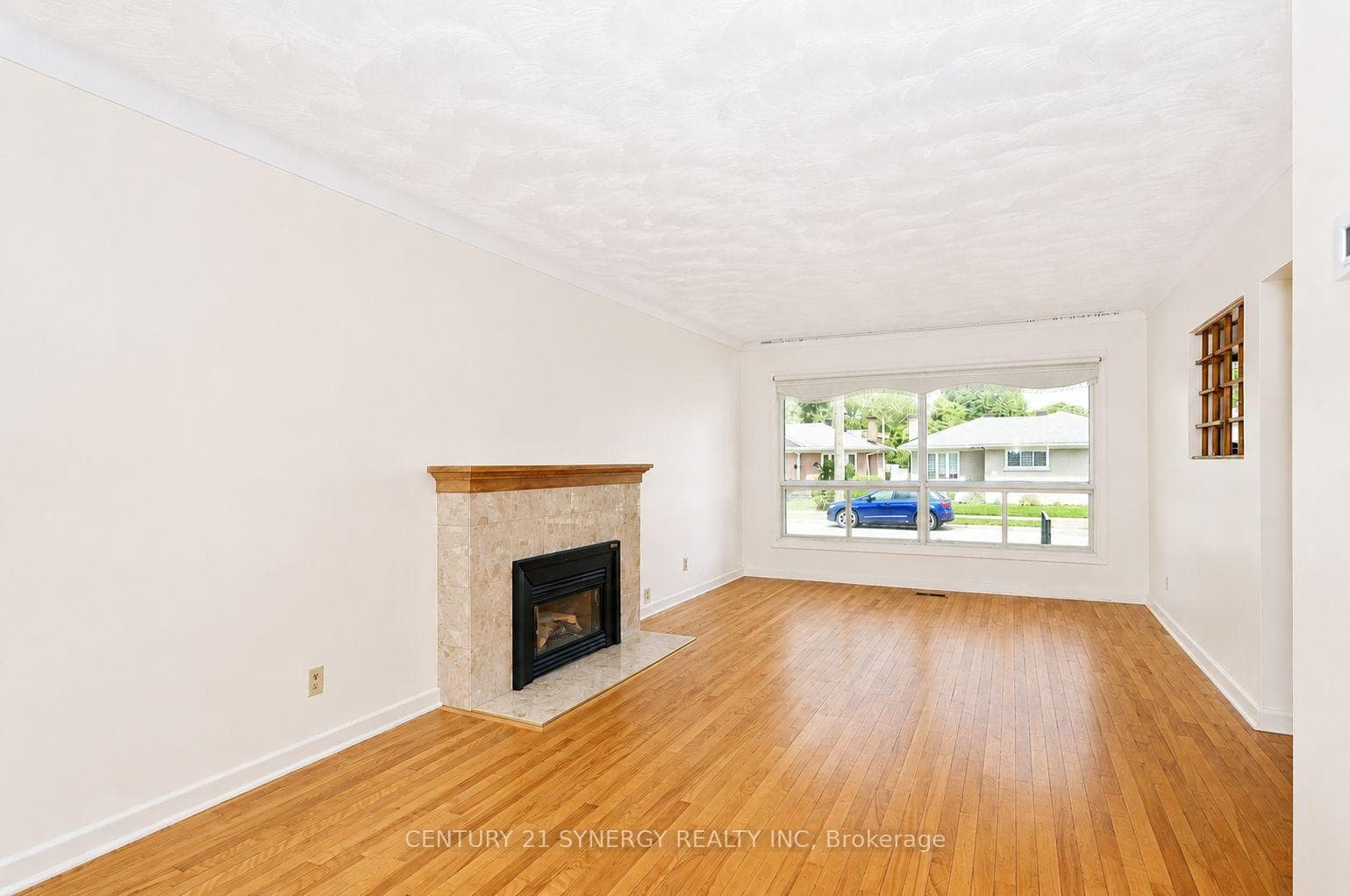 2148 Iris Street photo 4