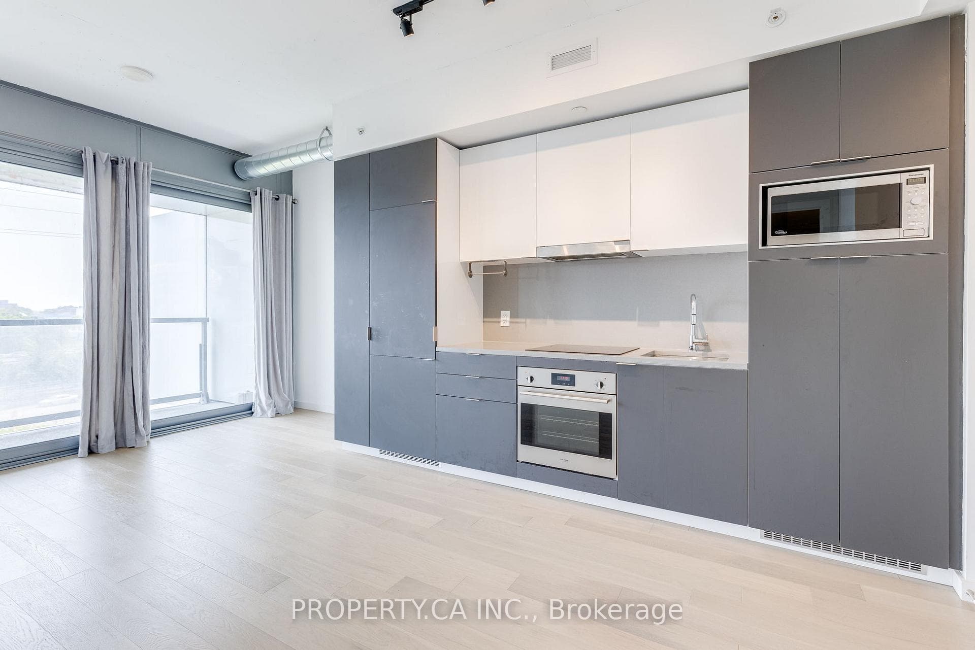170 Bayview Avenue Unit 405 photo 4