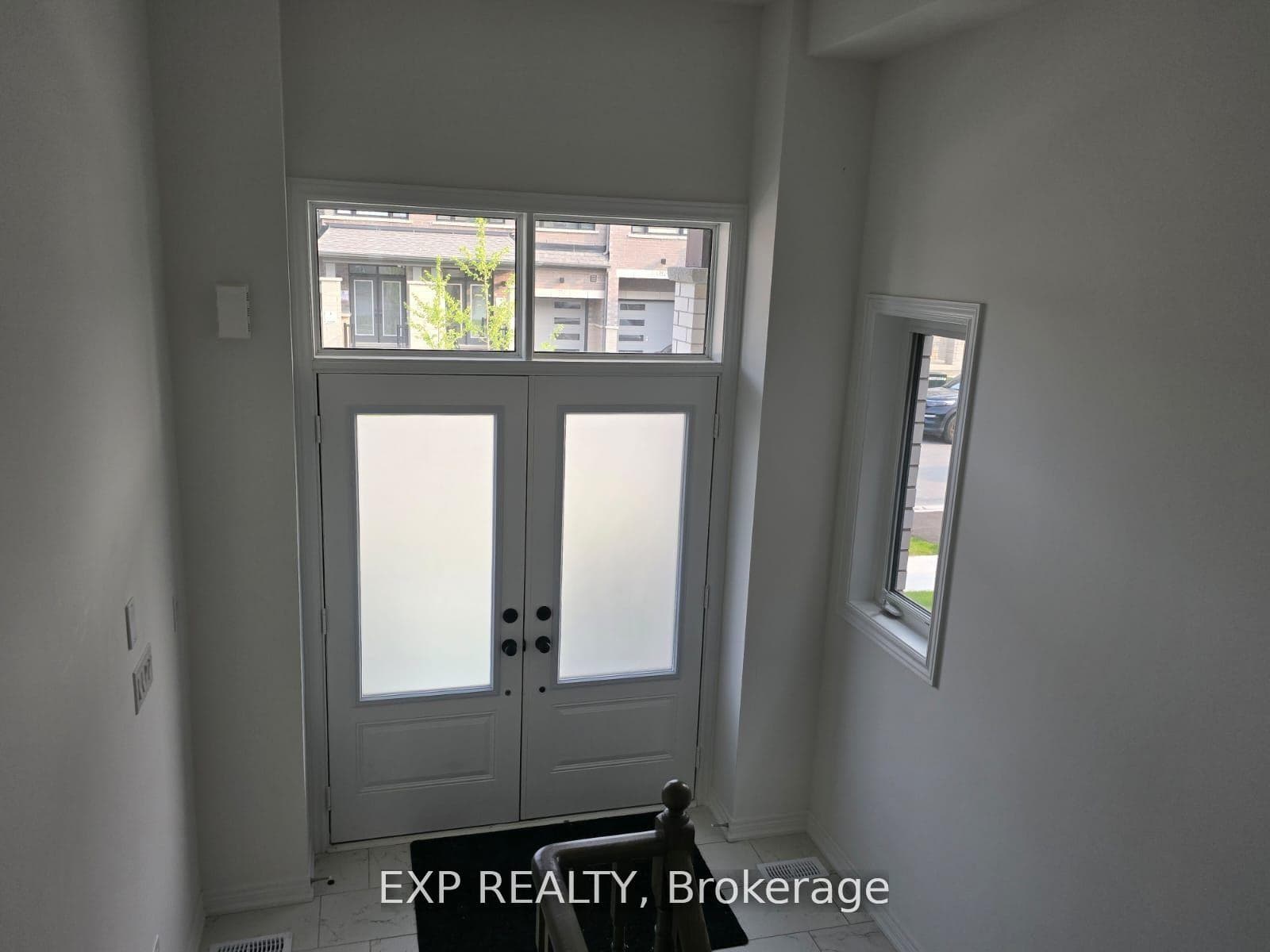 80 Singhampton Road photo 4