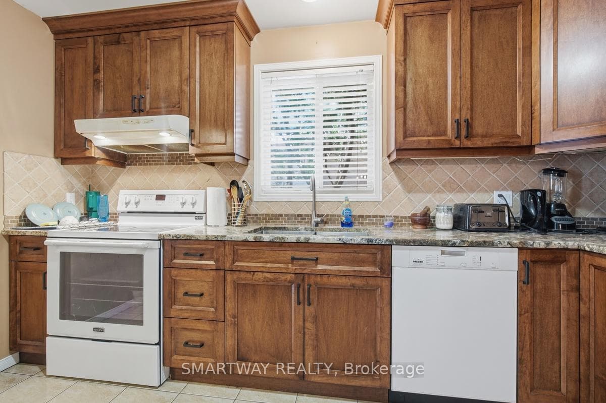 646 Ridgeview Drive photo 11