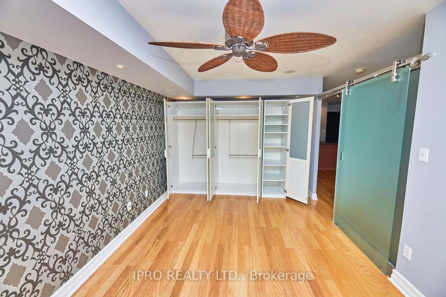 225 Merton Street Unit 1108 photo 9