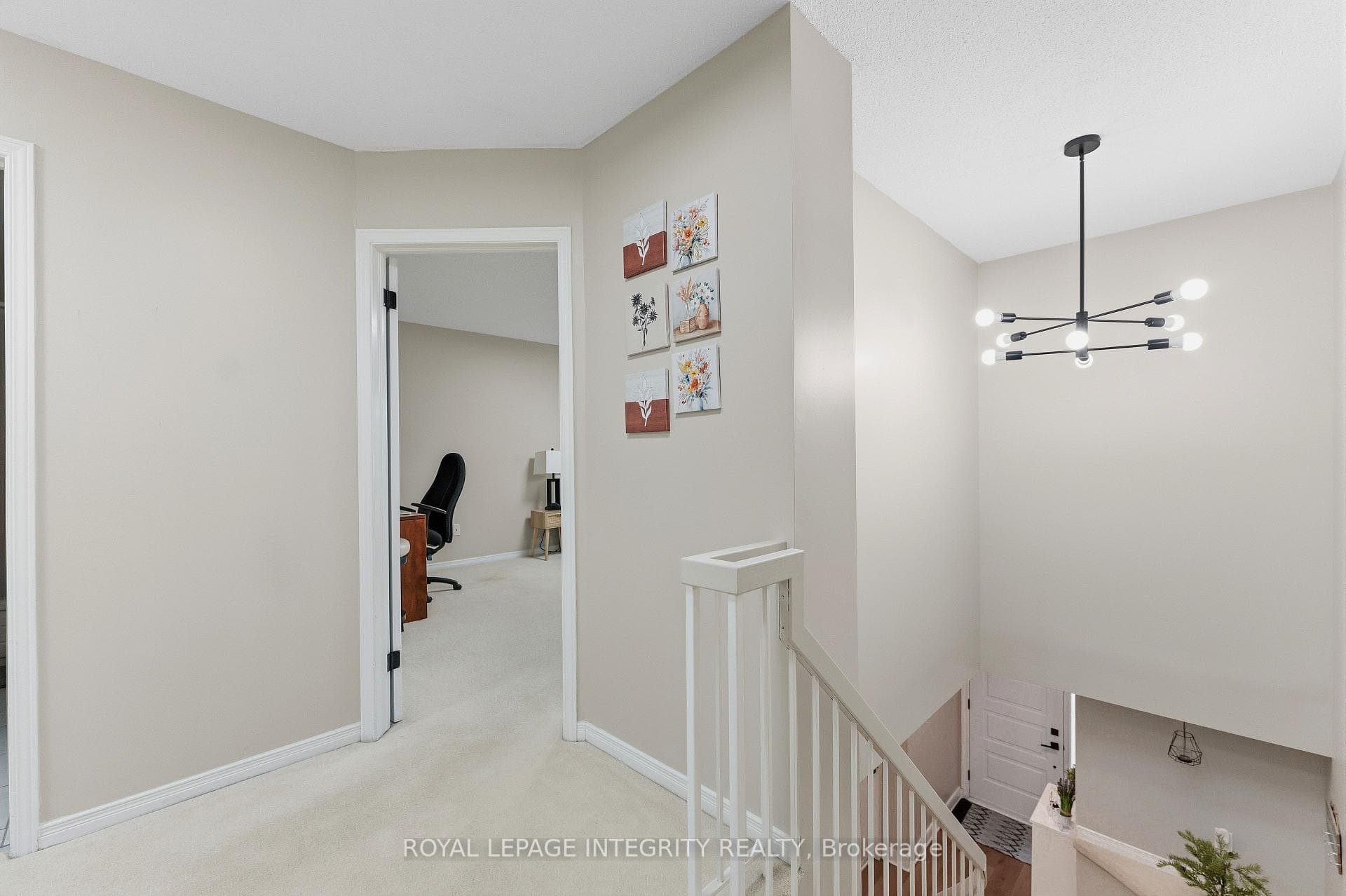 89 BURLINGTON Crescent photo 15