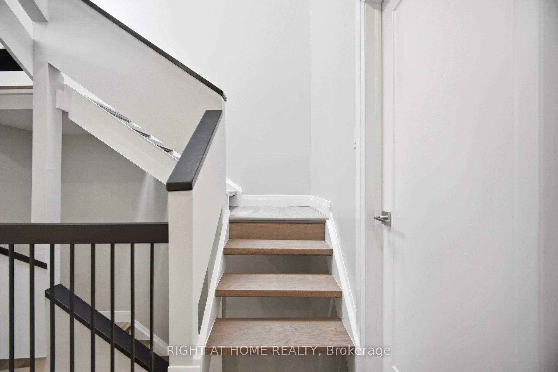 24 REID Drive Unit 8 photo 33
