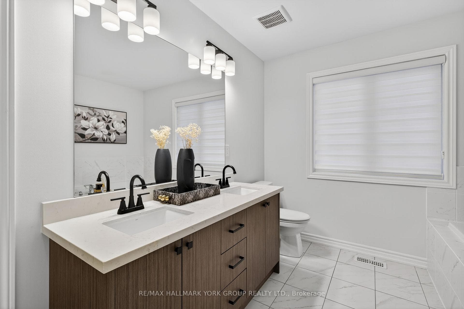 20 Gord Matthews Way photo 11