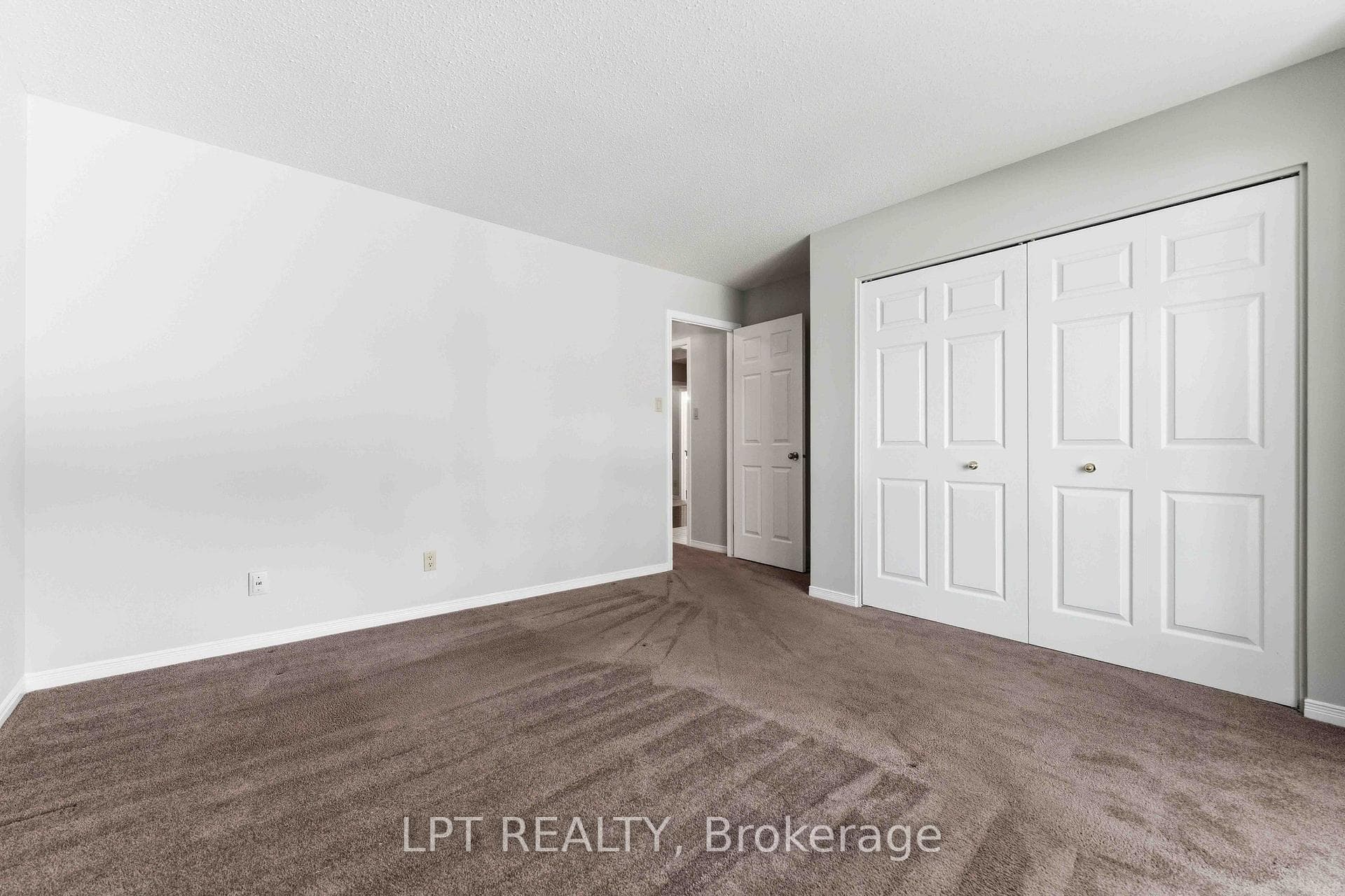 24 Grand Cedar Court Unit 40 photo 19