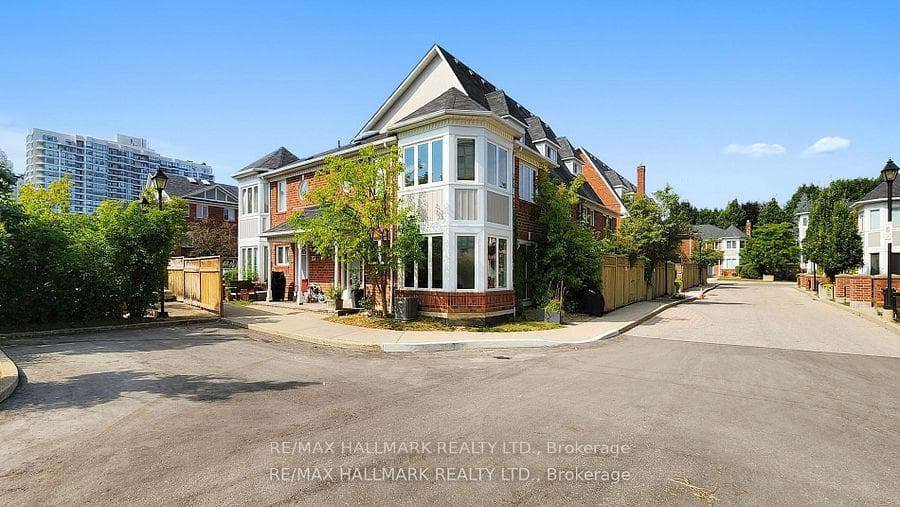 18 Clark Avenue Unit 116 photo 4